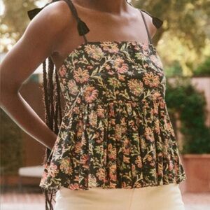 THE GREAT. THE DAINTY TOP - PEACH PAISLEY FLORAL
Size 1